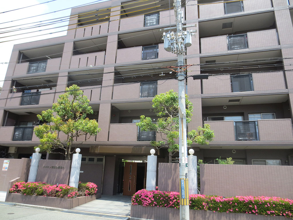 奥様の買物も便利。