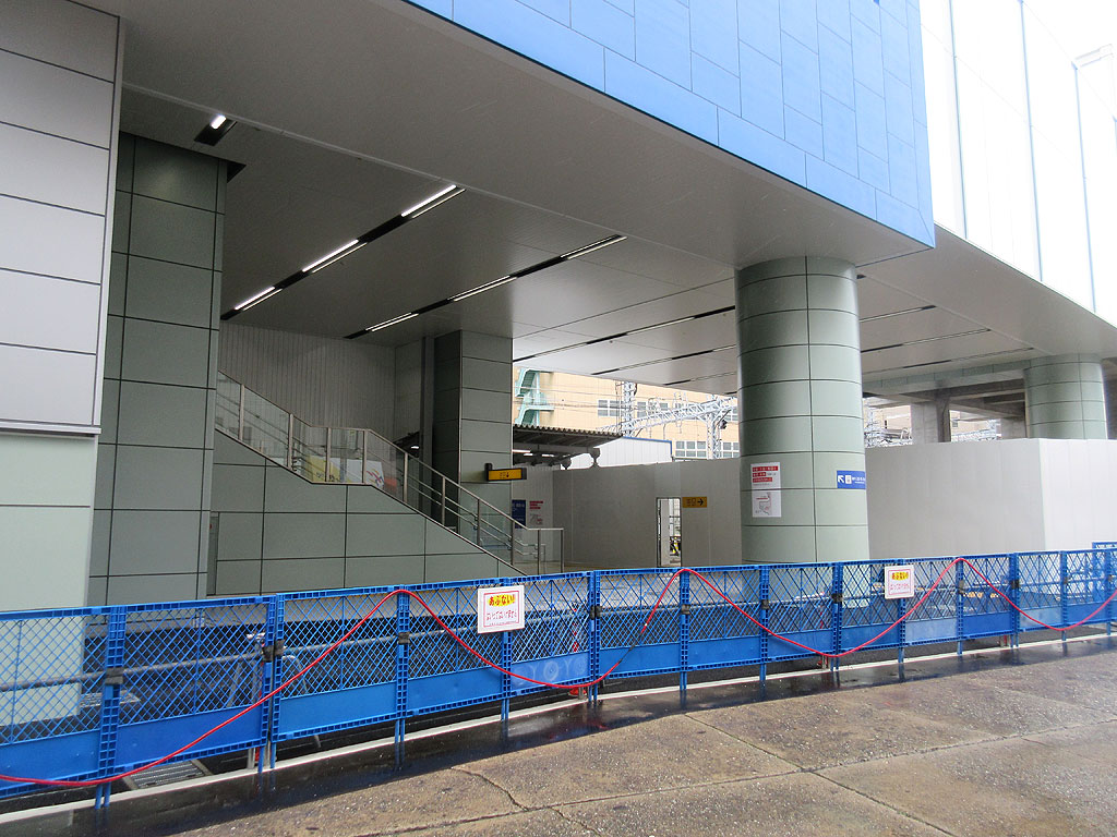 阪神青木駅の南側。