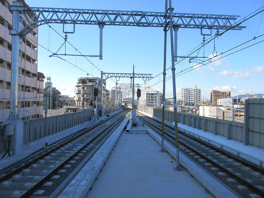 阪神青木駅のホームの一番西側。