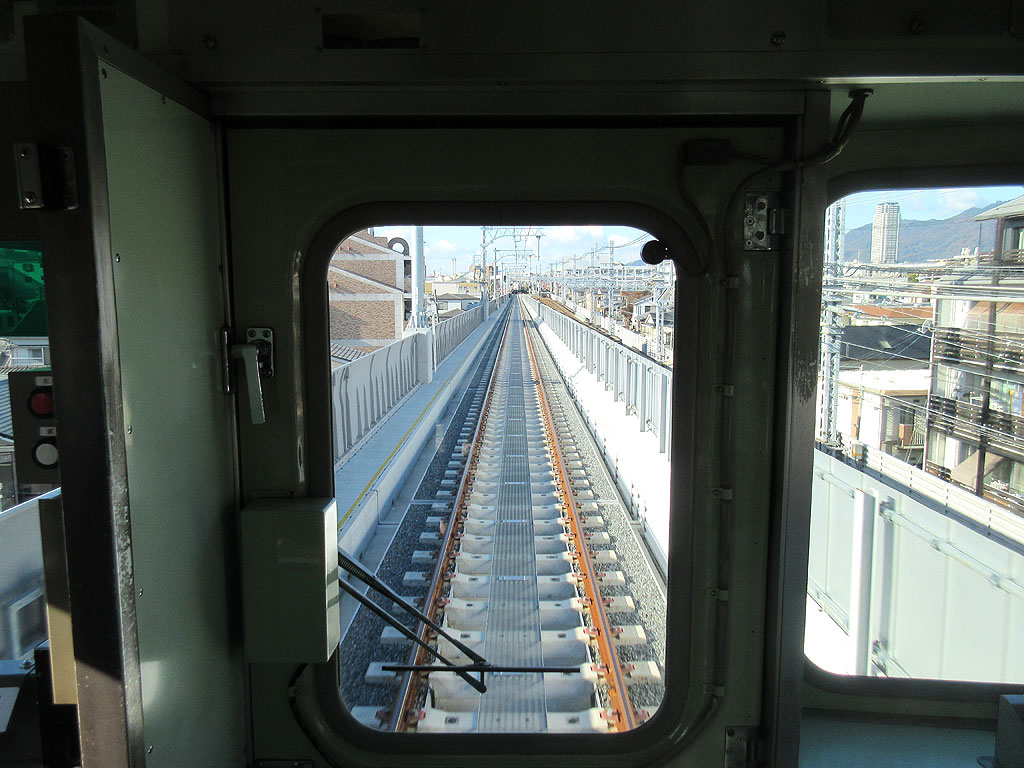 阪神魚崎駅に向かう電車。